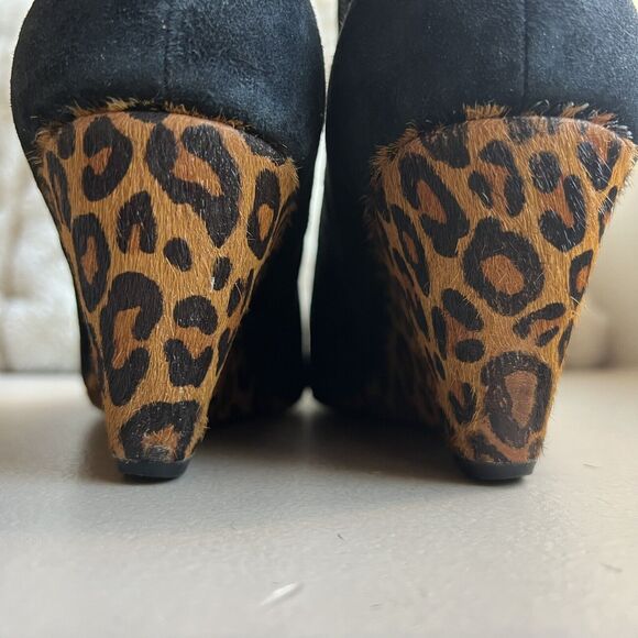 Donald J. Pliner Jae Black Suede & Leopard Calf Hair Wedge Bootie Ankle Boot 8.5 - Picture 8 of 15